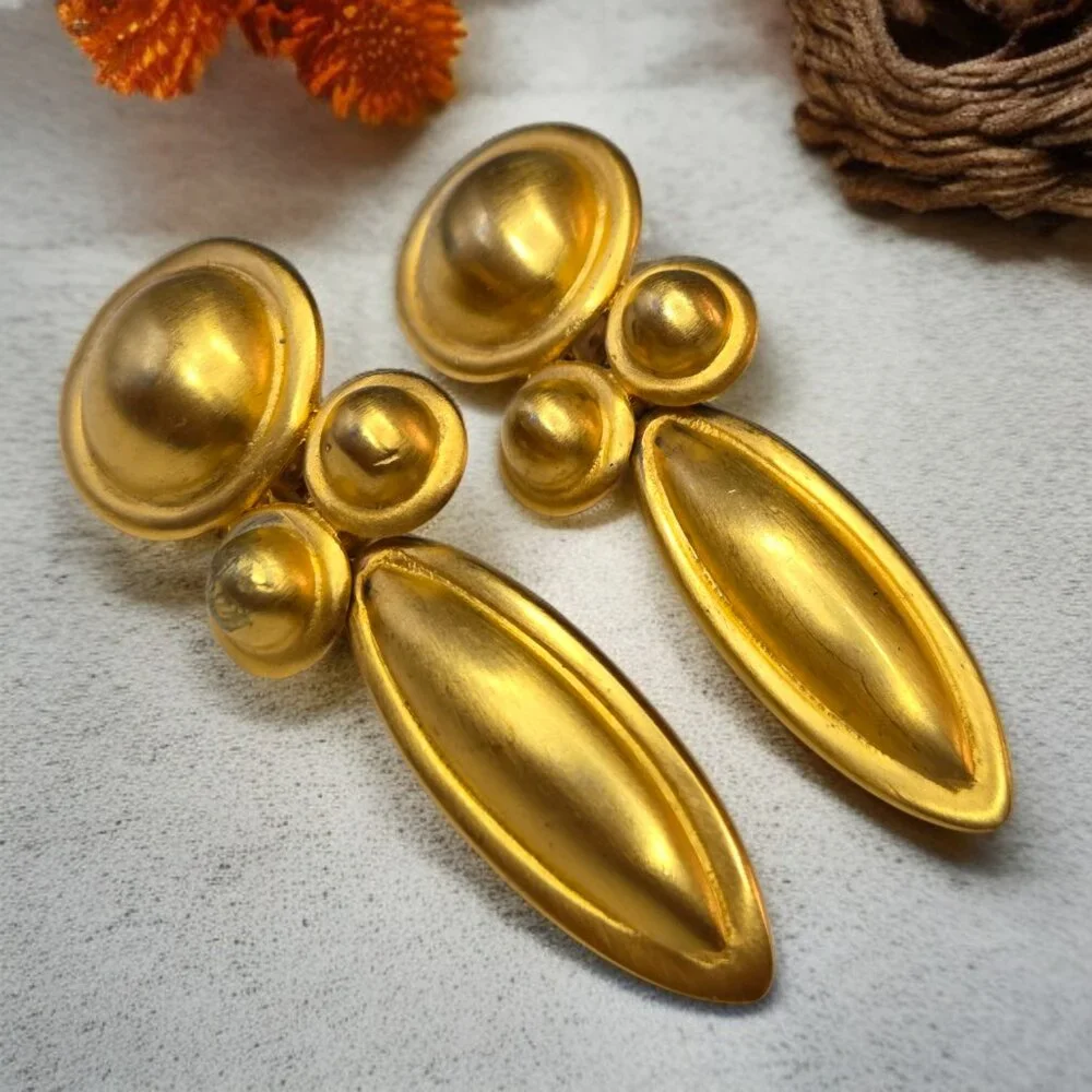 CLARA STUDIO Artisan Chunky Matte Gold Vintage 1980's Oversized Clip-on Earrings